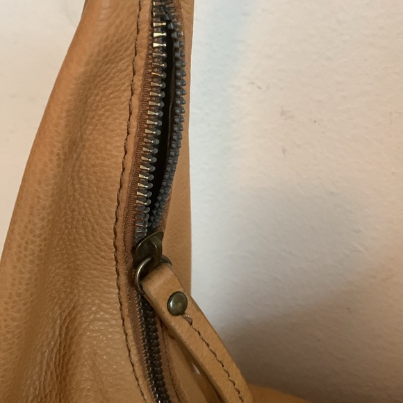 American leather beige color real leather bag two front pockets beautiful - Picture 3 of 8